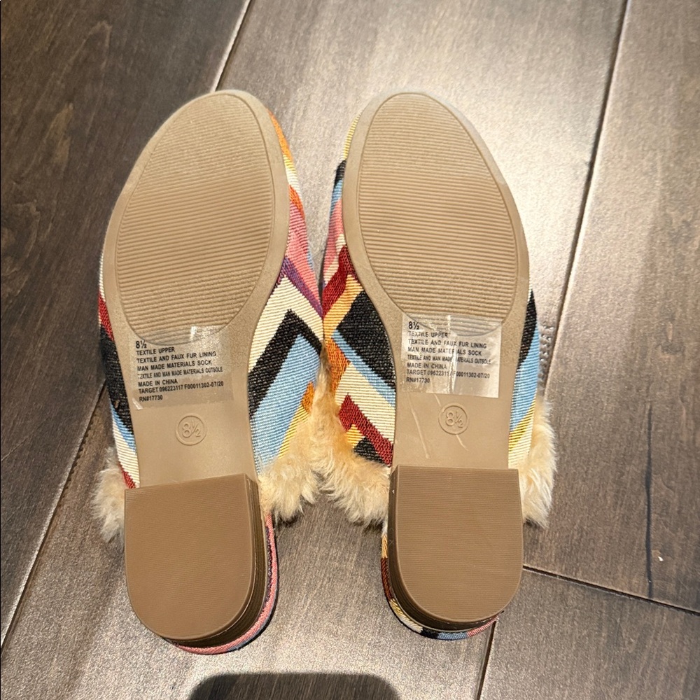 Universal Thread Chevron Pattern Fur Mules - Picture 2 of 2